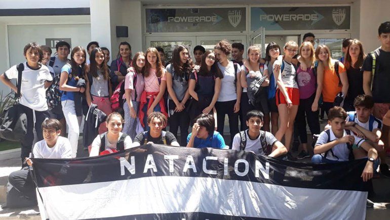 La natación albinegra disputa la última cita provincial