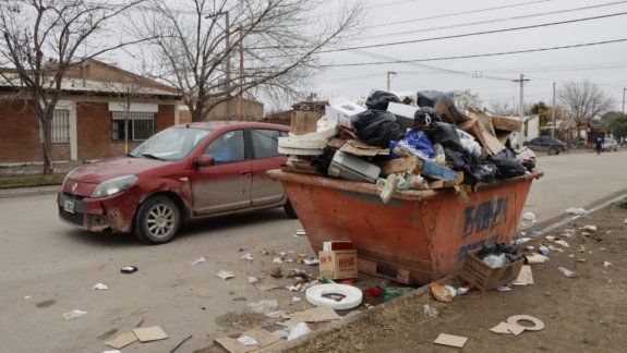 Basura por todos lados: recién el viernes la ciudad quedaría limpia