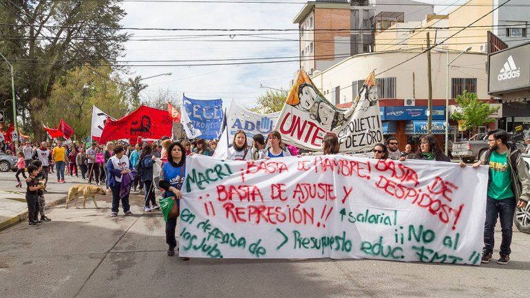 Fuerzas de la oposición se organizan contra el ajuste