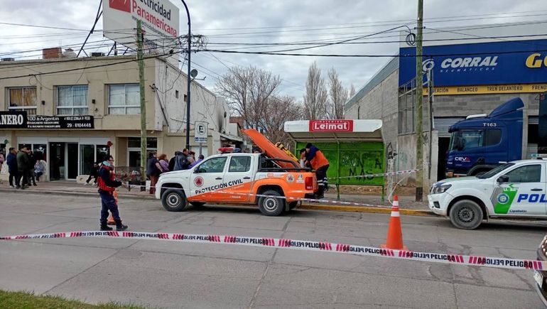 El cuerpo de la mujer estaba en el canal que corre a metros de la Terminal de Ómnibus.