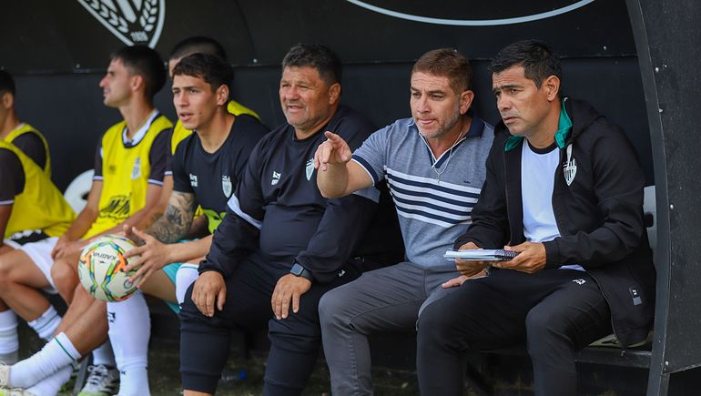 El cuerpo técnico de Cipo tendrá que hacer cambios obligados en el partido ante Deportivo Rincón.