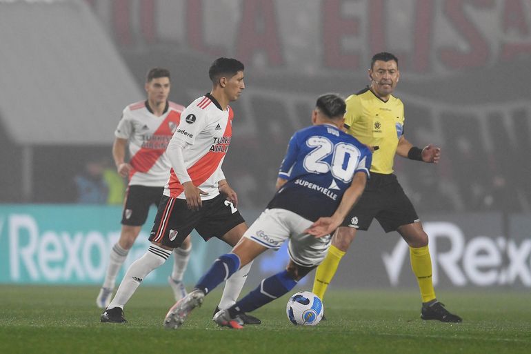 El VAR le anuló un gol a River y quedó eliminado