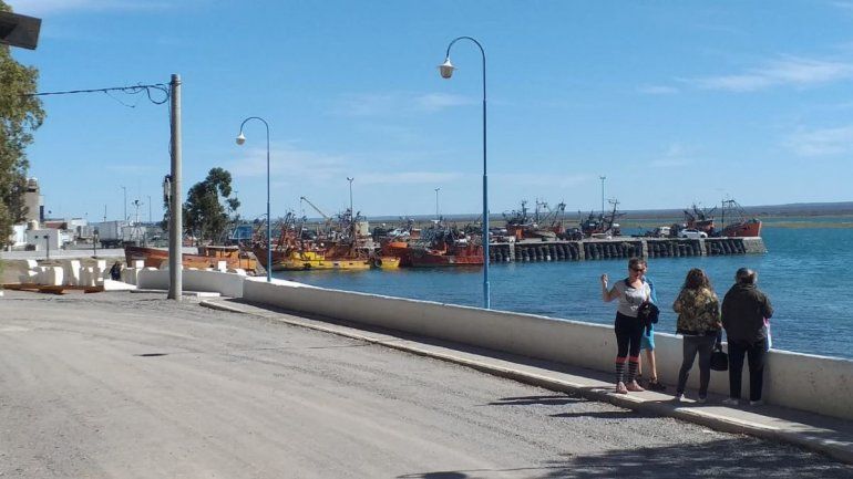 El Norman ingresó hoy al muelle de San Antonio