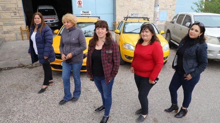 Taxistas se oponen a que se otorguen licencias a Taxi Rosa