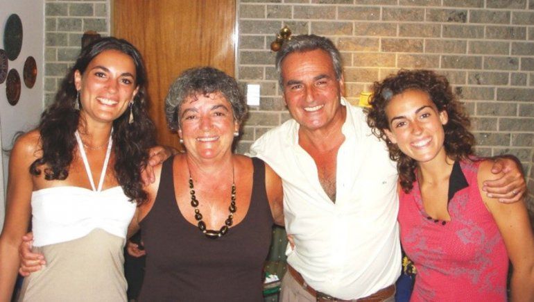 Beatriz, Daniel e hijas.