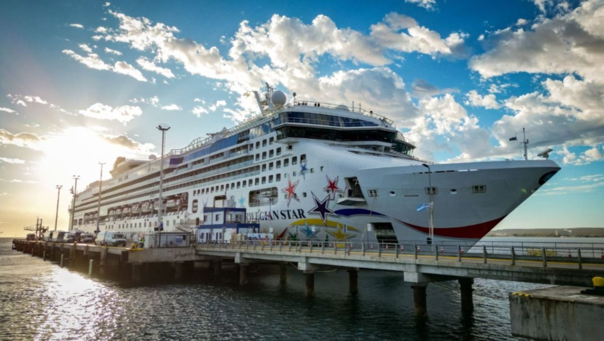 El Norwegian Star había llegado el jueves a Puerto Madryn desde las Islas Malvinas y en las primeras horas de este viernes avisó de la emergencia.&nbsp;