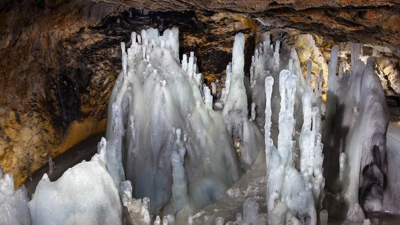 Cueva de Scarisoara, en Rumania, donde de halló la bacteria de alto impacto científico. | LMCipolletti.com Cueva de Scarisoara, en Rumania, donde de halló la bacteria de alto impacto científico.