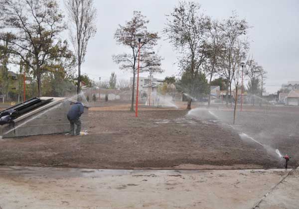 Últimos detalles en la plaza del Arévalo