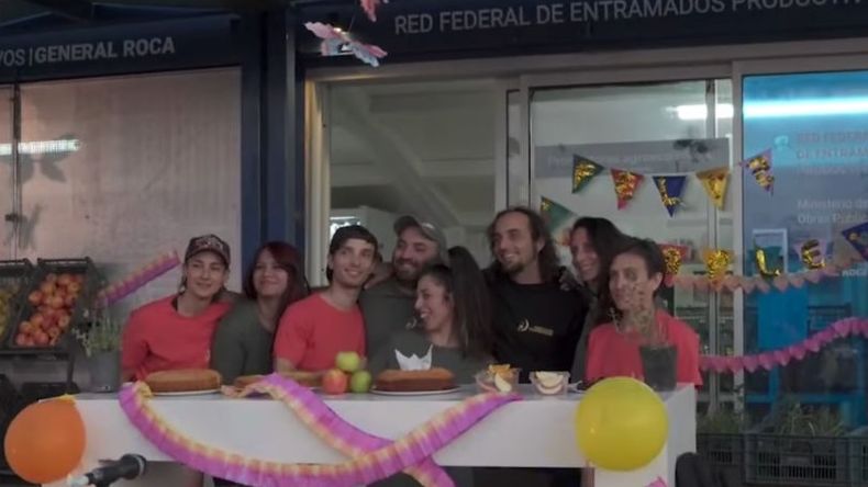 Parte del grupo: Agus, Gaby, Iván, Jorge, Mel, Lucas, Cinthia (colaboradora) y Renata.