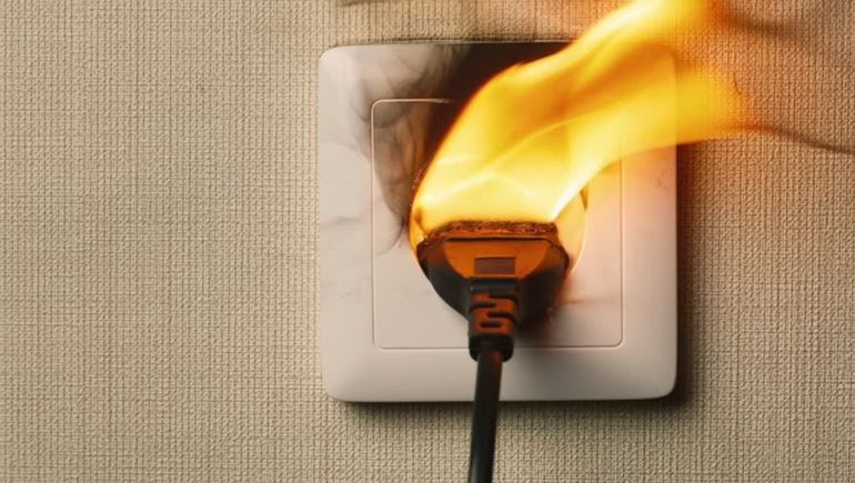 El electrodoméstico de la cocina que sí o sí hay que desconectar antes de ir a dormir para evitar un incendio