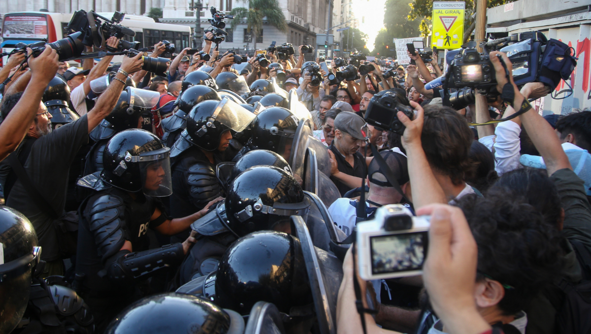 El poder político registró el mayor porcentaje de ataque a la libertad de prensa en 2024 según el último informe anual de FOPEA.