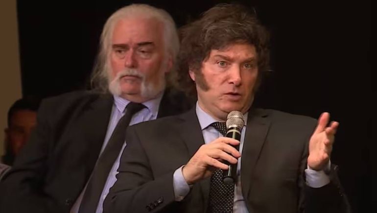 Javier Milei volvió a la carga contra los gobernadores y aseguró que el Congreso es un nido de ratas