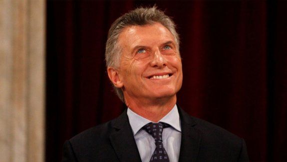 Macri cumple 60 años y Twitter estalló con saludos y burlas