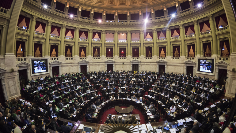 La Cámara de Diputados se prepara para una sesión clave.
