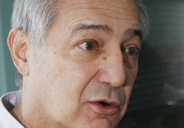 Chironi se queja porque se mencionan muchos nombres pero pocos proyectos