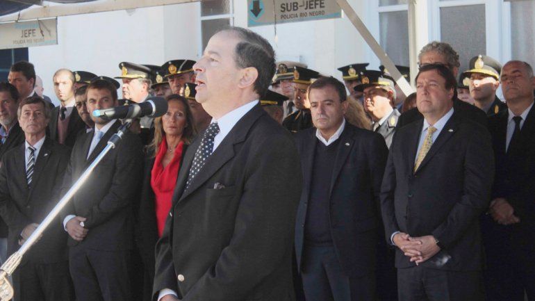 El gobernador Weretilneck puso en funciones al nuevo jefe de la Policía.