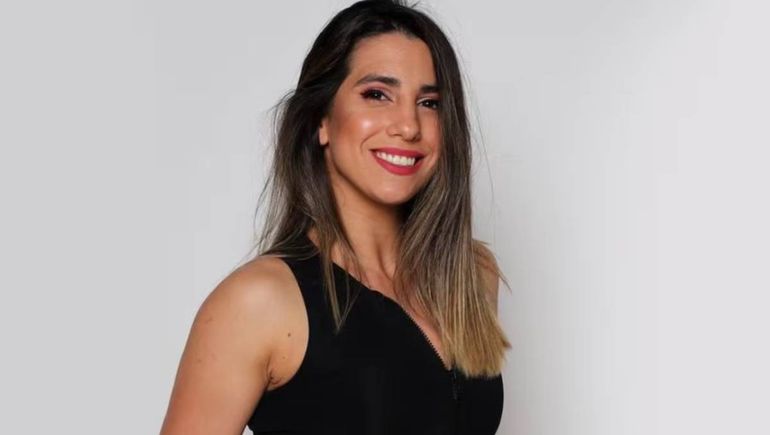 Cinthia Fernández presumió sus notas a poco de recibirse de abogada