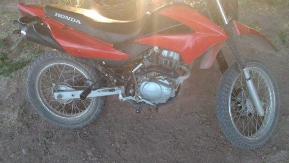 Una joven fue detenida por circular en una moto robada