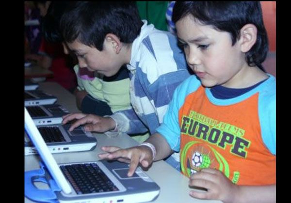 Equipos para crear más aulas digitales