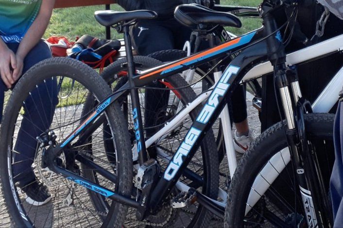 Le robaron la bicicleta a un joven voluntario de Cipolletti
