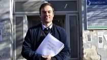 Lavín se presentó en los tribunales cipoleños y presentó documentación para desvincularse de la investigación por la construcción de 12 viviendas. 