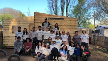 La Asociación Civil TECHO también construyó 30 viviendas de emergencia en el Barrio Los Olmos de Cipolletti. 