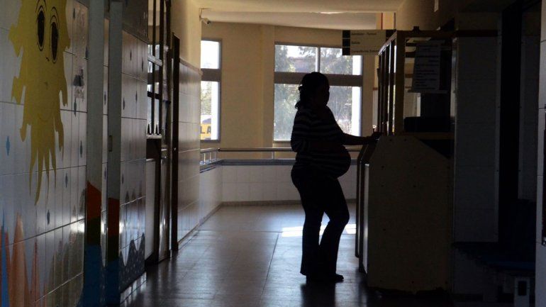 Alarma por la cantidad de embarazos adolescentes en Neuquén