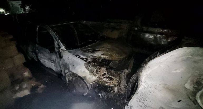 Varios de los rodados alcanzado por el fuego resultaron destruidos. Otros sufrieron daños de distinta gravedad.&nbsp;