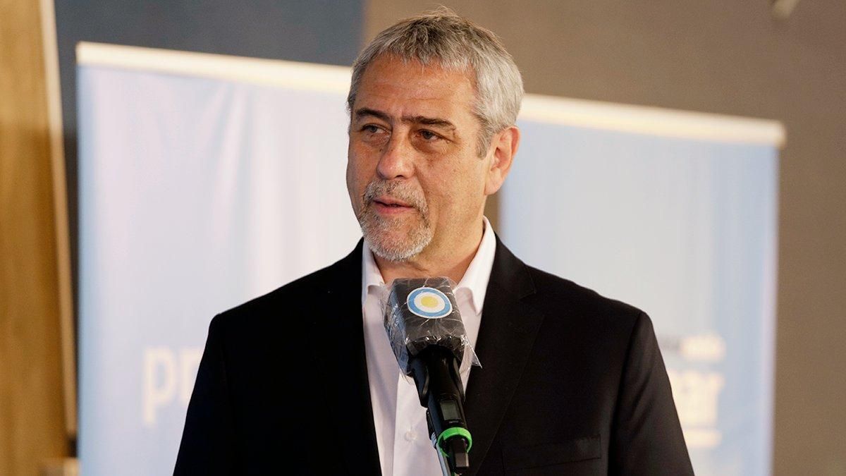Ferraresi renunció a Desarrollo Territorial y Hábitat