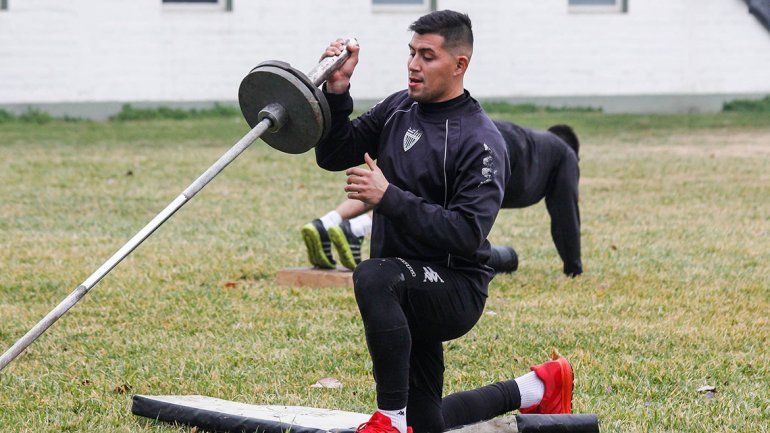 Crespo tiene todos los boletos para arrancar con la 1. Ayer fue el arquero.