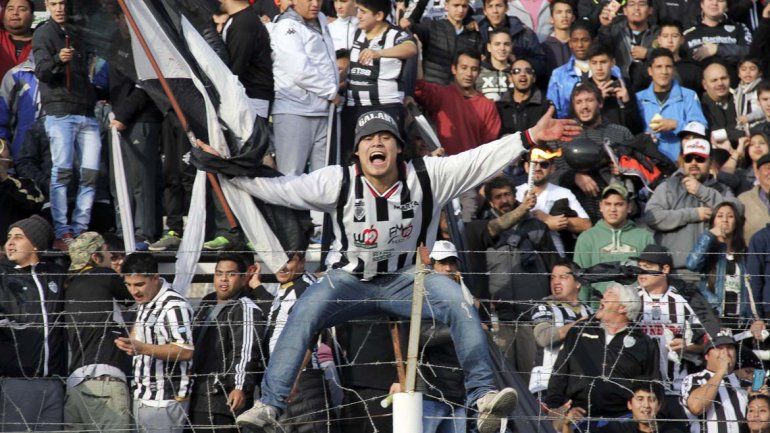 Reviví la pasión albinegra en la primera semifinal contra Gimnasia