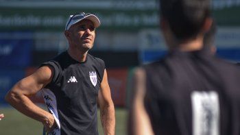 cipo pago caros sus errores y perdio con roca por la copa argentina