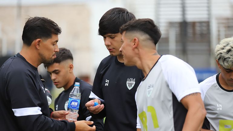 Cipo entrenó en La Visera por primera vez en el año y con público: las fotos de la práctica