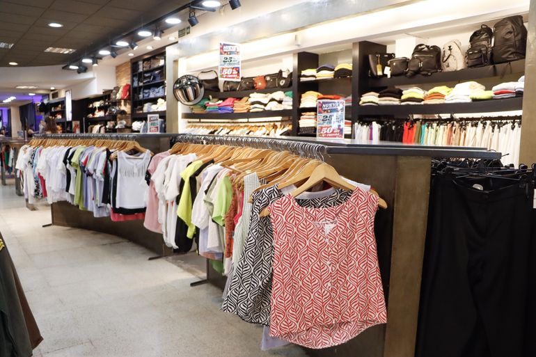 El Gobierno reducirá los aranceles de importación de textiles.