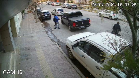 Así intentaron robar una camioneta en pleno centro neuquino