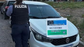 El vehículo tenía pedido de secuestro en La Plata y lo encontraron en el centro de Cipolletti. El vehículo tenía pedido de secuestro en La Plata y lo encontraron en el centro de Cipolletti.