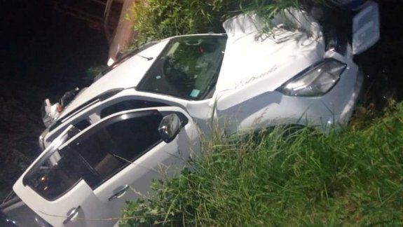 Borracho manejaba por la Ruta 22 y terminó adentro de un canal
