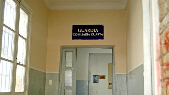 El borracho violento quedó detenido en la Comisaría Cuarta.