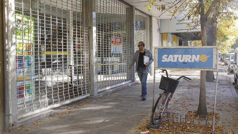 La Justicia dictó la quiebra de Lucaioli y Saturno Hogar: los empleados aún esperan cobrar las indemnizaciones