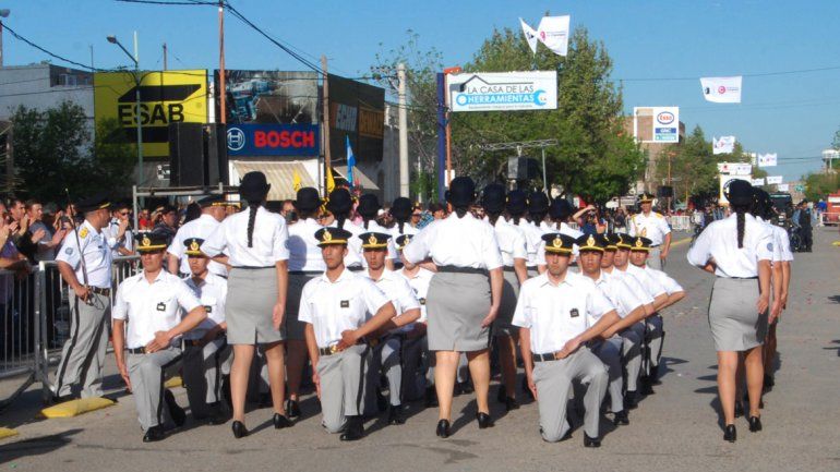Miles de cipoleños salieron a la calle a celebrar el cumple de la ciudad