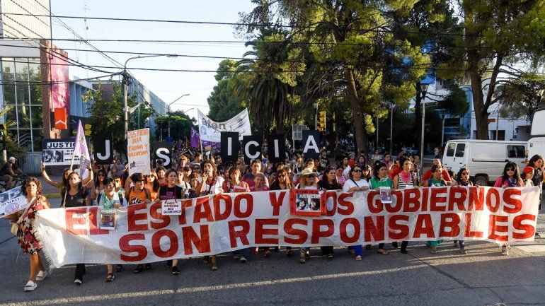 Marcha por el femicidio de Karina y Valentina en Neuquén