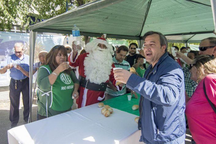 La CTA brindó con pan y agua