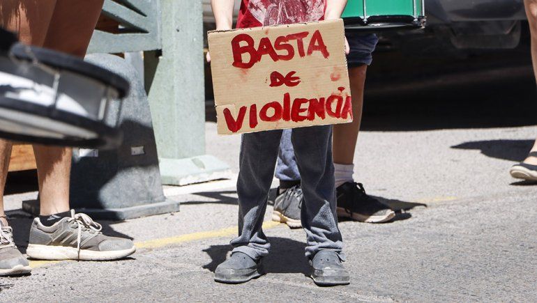 Perlenses pidieron más seguridad y justicia por la adolescente que fue violada