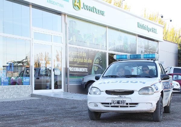 Boqueteros en un comercio allense