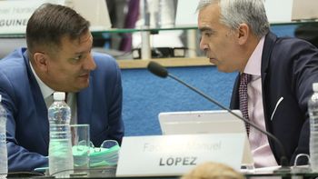 Facundo López (derecha), planteó la importancia de tener representación de un partido provincial en el Senado.