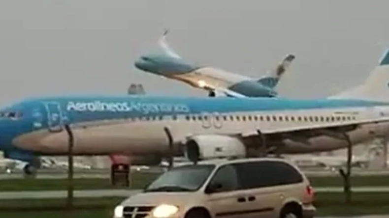 Abrieron un expediente contra los pilotos del avión presidencial