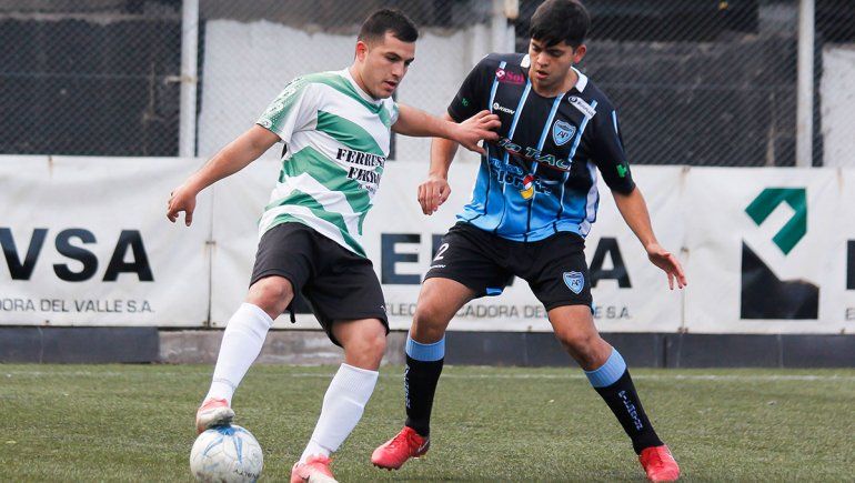 Oro trepó a la punta del Clausura en la Confluencia