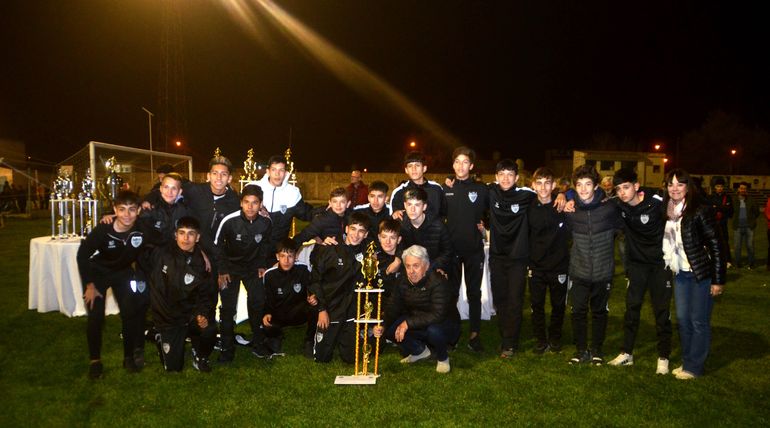 La Liga Deportiva Confluencia coronó a sus campeones