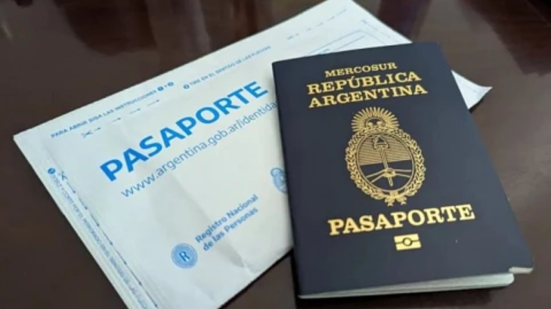 El Gobierno pidió con urgencia a los ciudadanos argentinos que devuelvan ciertos pasaportes que podrían tener defectos de seguridad. 
