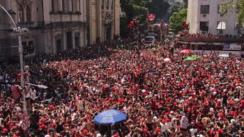 locura durante los festejos de flamengo: heridos, saqueos y la copa libertadores rota